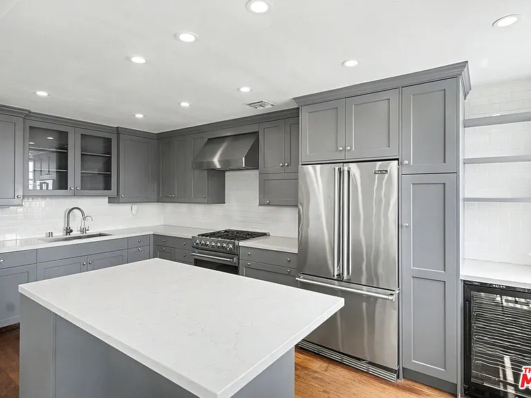 1242 Berkeley St #10 — Photo 6