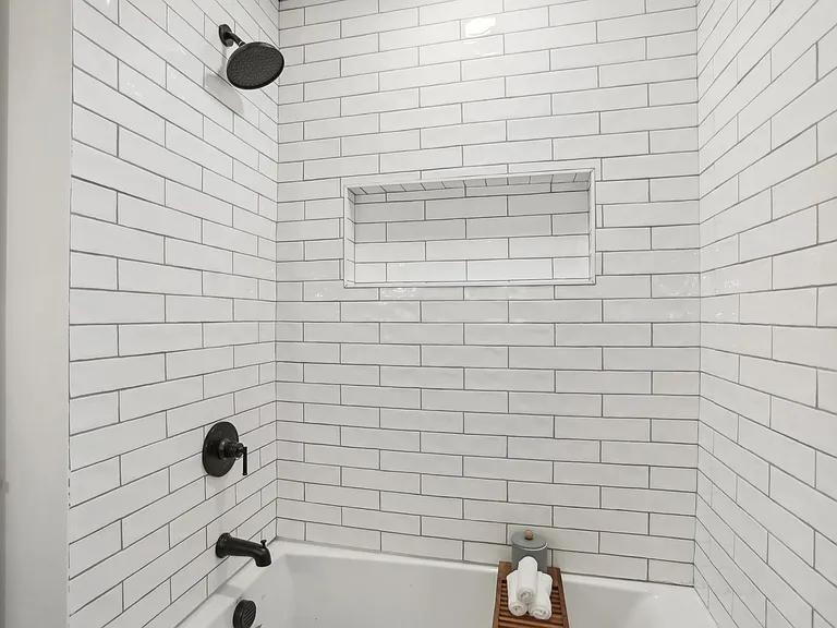 1758 Emerald Ave SW — Photo 10