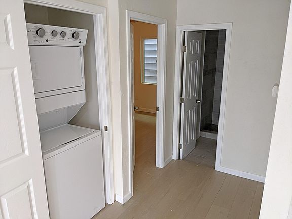 5th image of 4103 Meade Ave