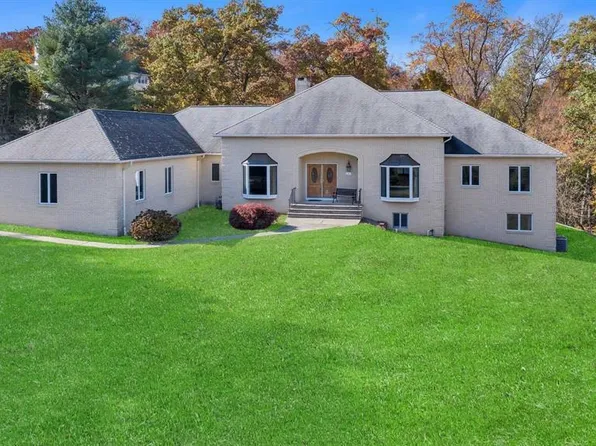 1 High Mountain Trl, Lincoln Park, NJ 07035