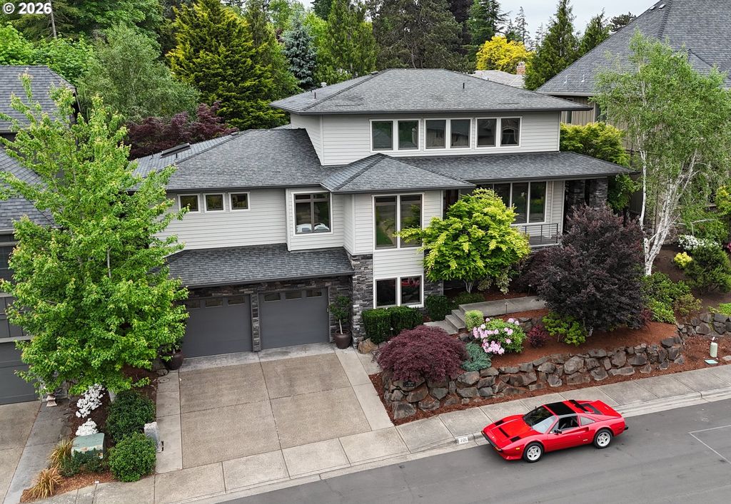 721 SW 68th Ter, Portland, OR 97225 home