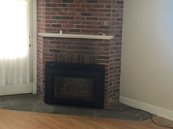 Gas fireplace in Living Room