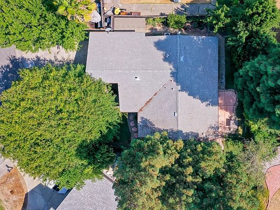 5th image of 47 Kelso Cir