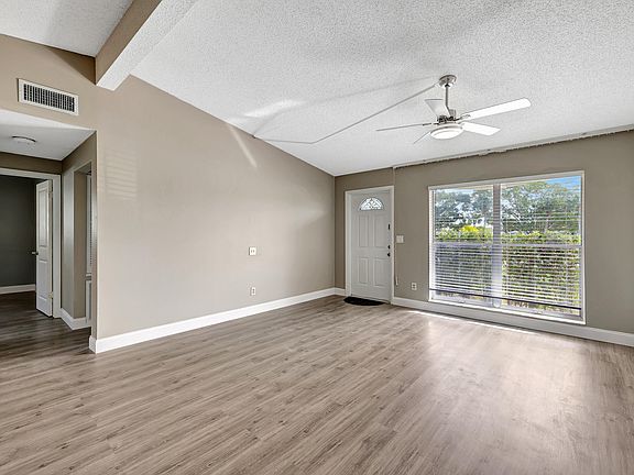 4th image of 2812 SE Morningside Boulevard