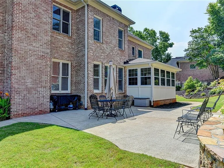 8910 Pinehurst Cv — Photo 109