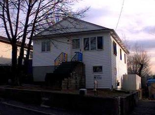 15 Christopher St, Providence, RI 02904