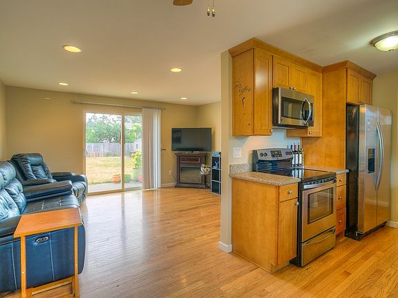 5th image of 1313 S 84th St