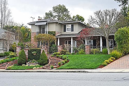 1st image of 433 Parrott Dr