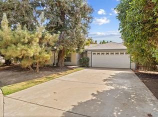 2926 N Elm Ct, Visalia, CA 93291