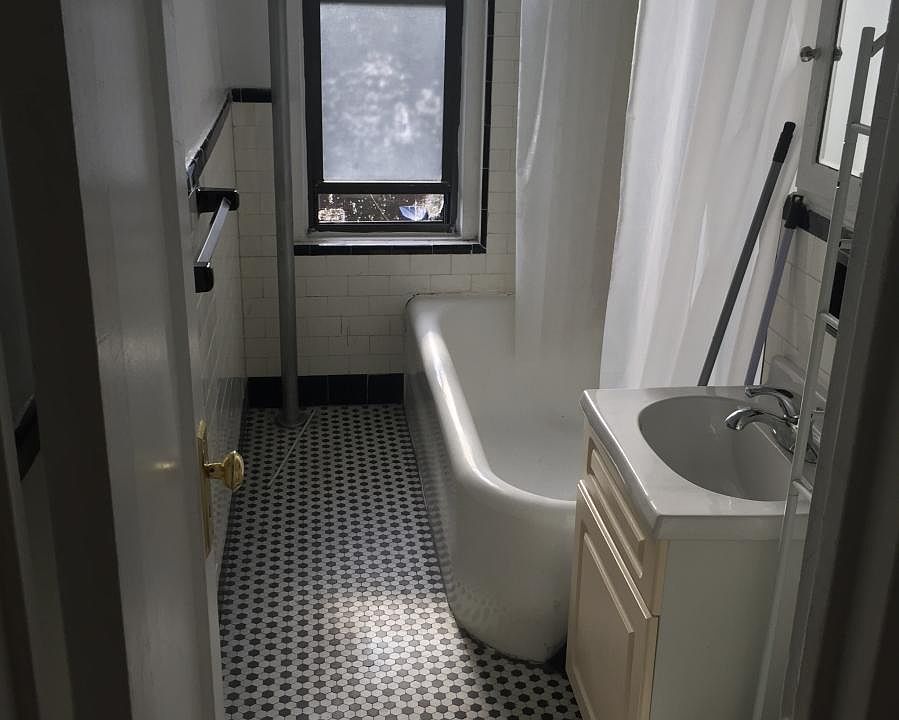 2nd image of 84-5 108th St