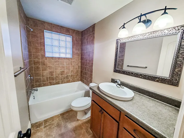 603 S 35th Ave — Photo 10