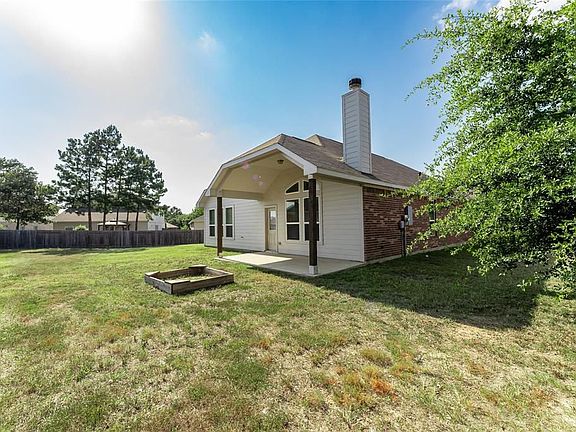 5th image of 18613 Legend Oaks Dr