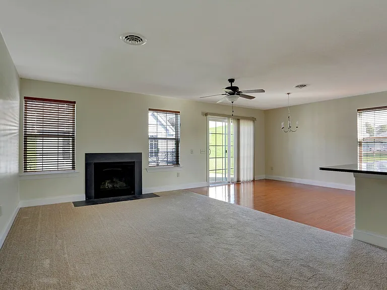 312 Sleepy Hollow Dr — Photo 18