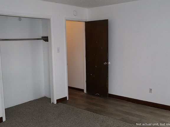5th image of 2305 Southridge Dr #B