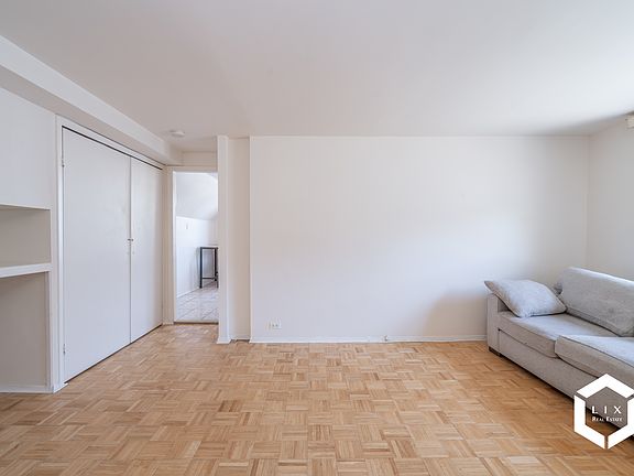 3rd image of 651 E 7th St #3
