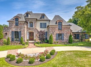 15 W Nottingham Ln, Rogers, AR 72758