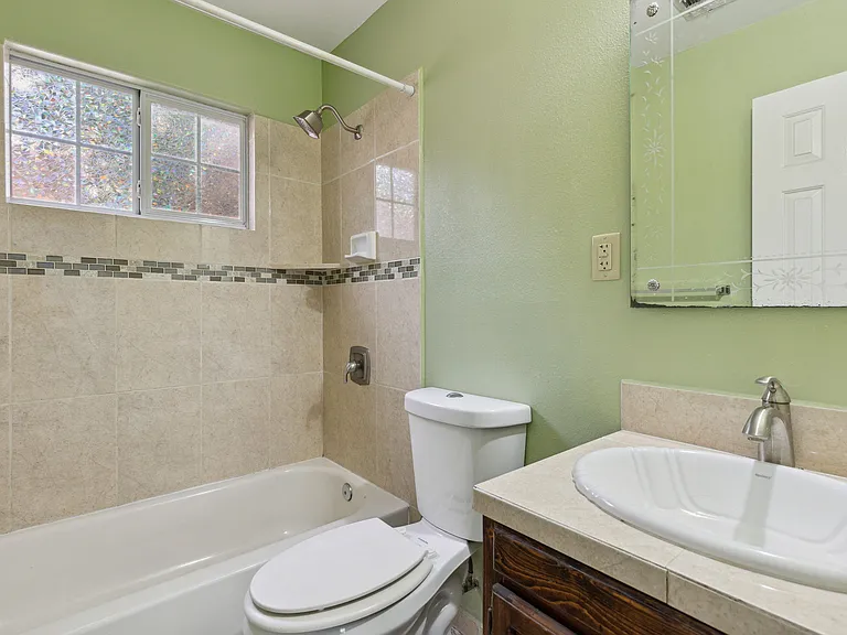 1424 Knight St — Photo 11