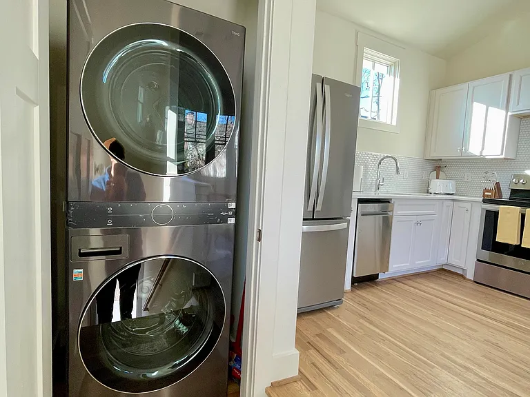 910 Montrose Ave #B — Photo 13