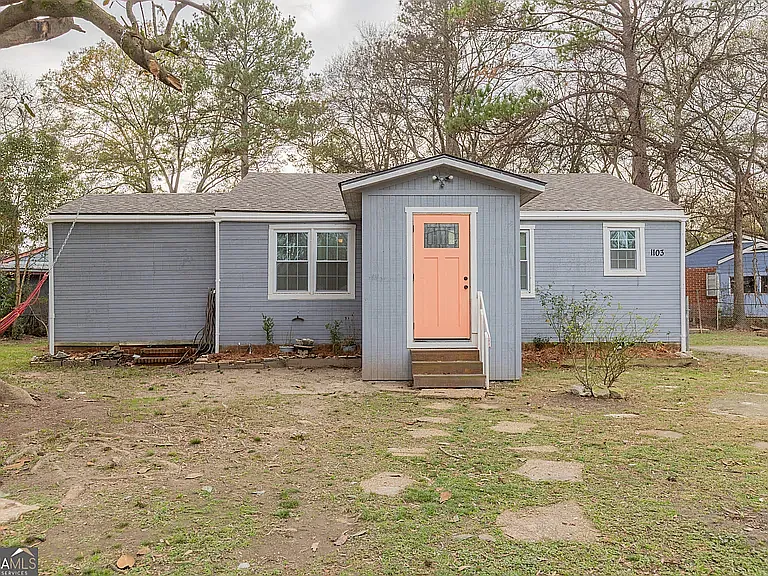 Calvin Ave — Photo 1