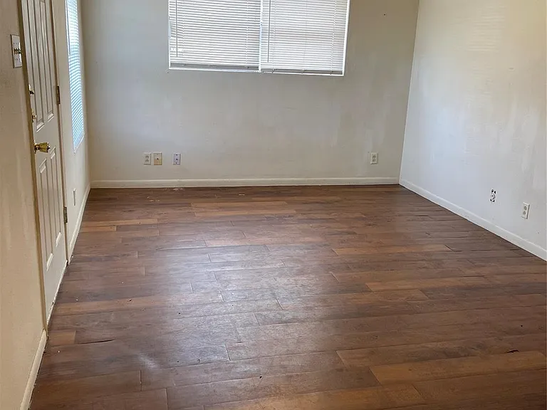 120 W Heron St #101 — Photo 7