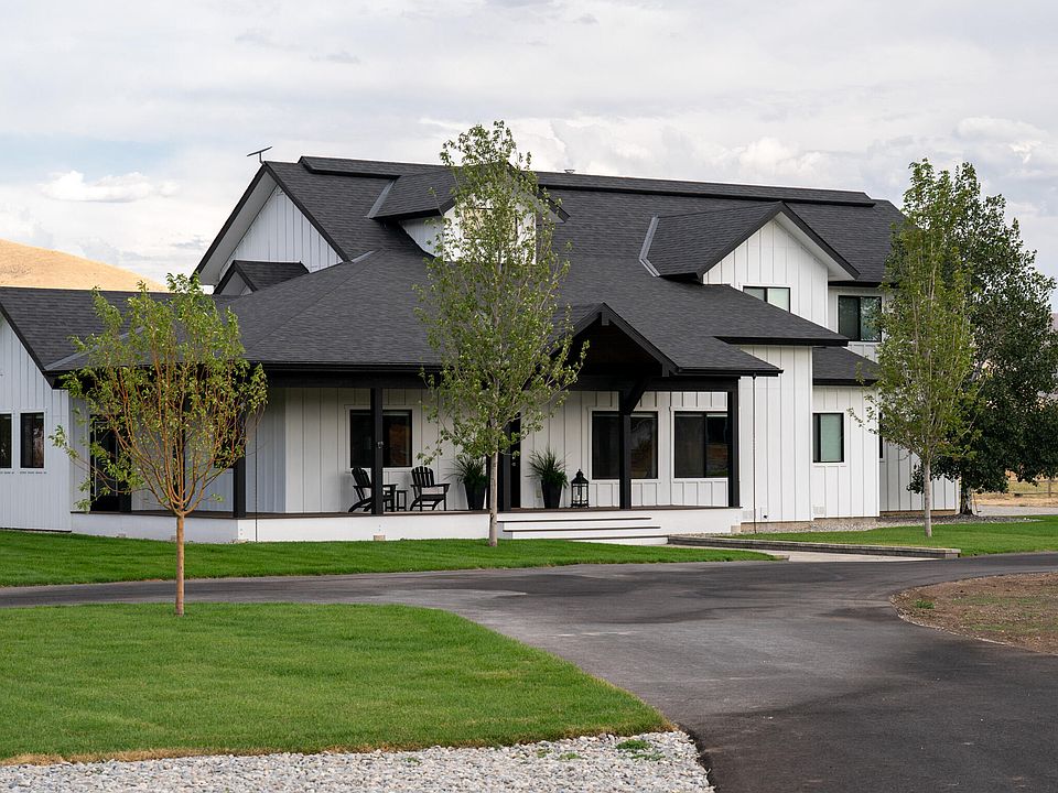 1st image of 131 Labrador Ln