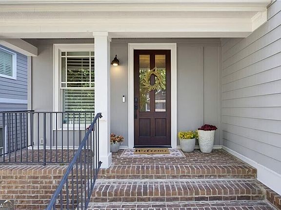 3rd image of 1090 Mendell Cir