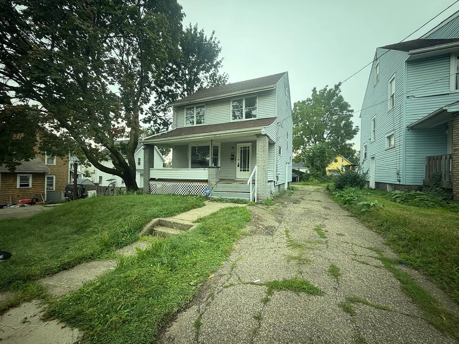 3 bed, 1296 sqft, $1,200 — Photo 1
