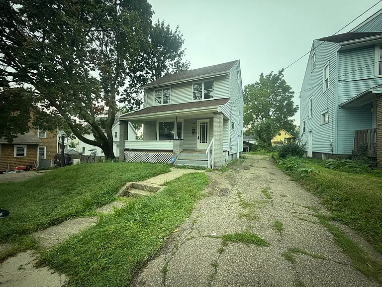 2610 Clyde Pl SW — Photo 1