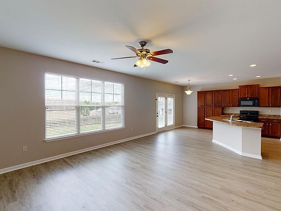 3rd image of 3204 Orange Blossom Ln