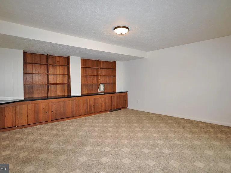 7024 Richard Dr — Photo 13
