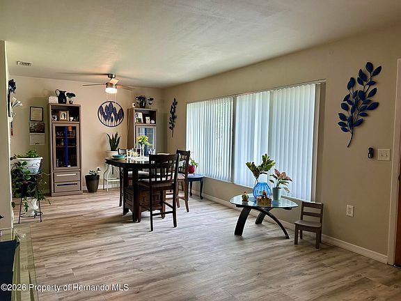 5th image of 1615 Pinewood Dr