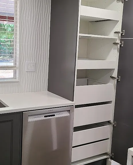 Full length, Pull-Out Drawer pantry