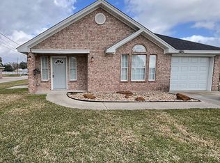 5200 Green Ave, Groves, TX 77619