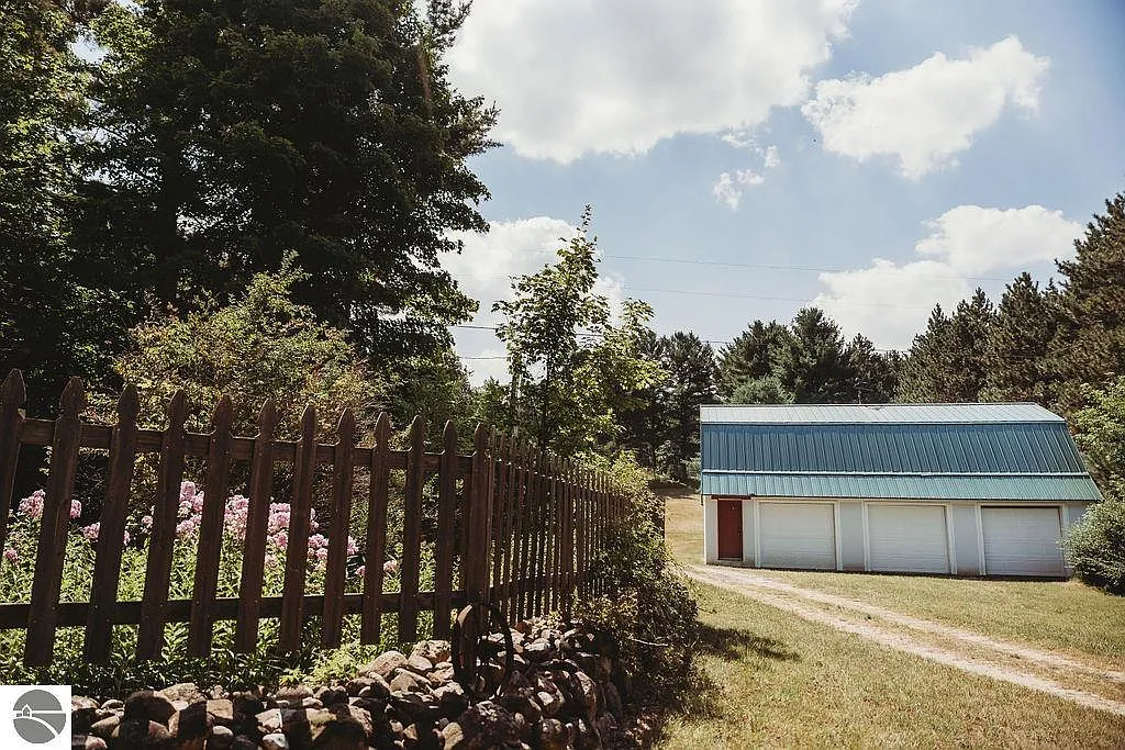 11268 Watson Rd photo 1
