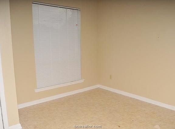 5th image of 811 Navarro Dr