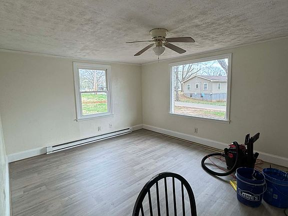 2nd image of 158 Hickorynut St