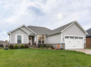 5833 Hartford Ln, Charlestown, IN 47111
