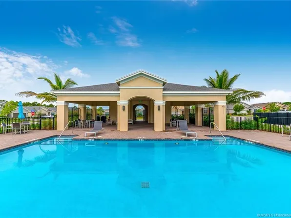 3034 NE Skyview Ln, Ocean Breeze, FL 34957