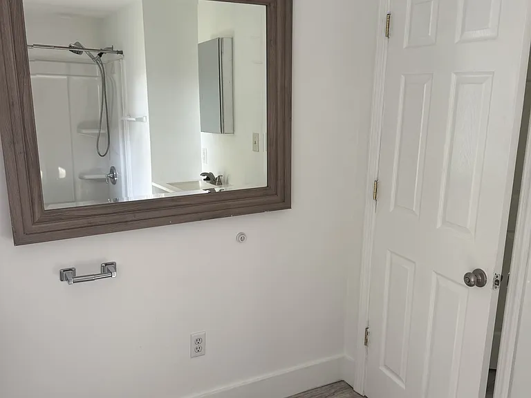 205 E East St — Photo 9