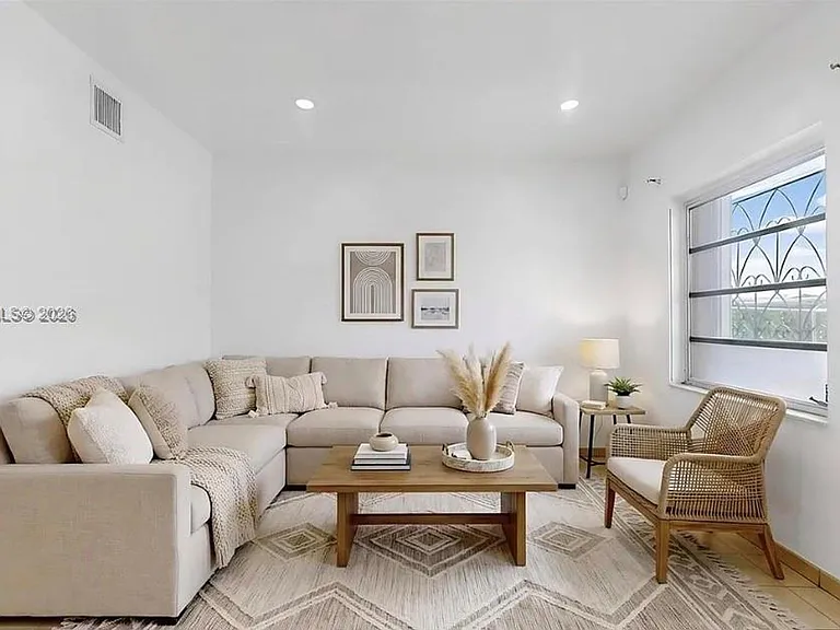 3330 SW 2nd St — Photo 5