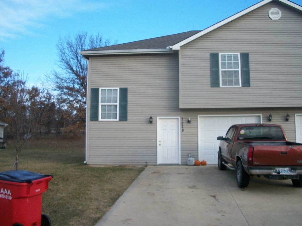 1st image of 1218 NW Willow Dr
