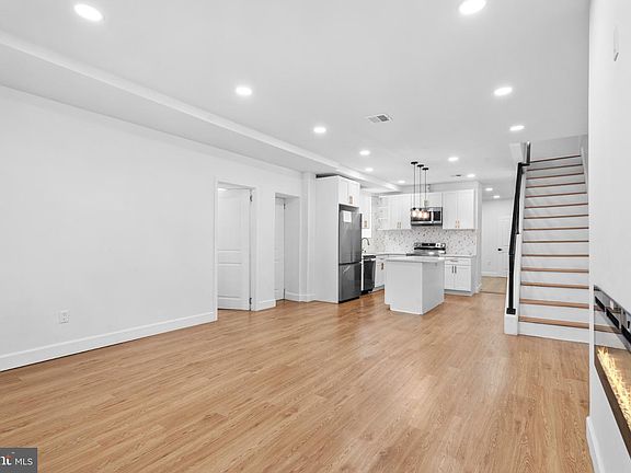 4th image of 4649 Penn St