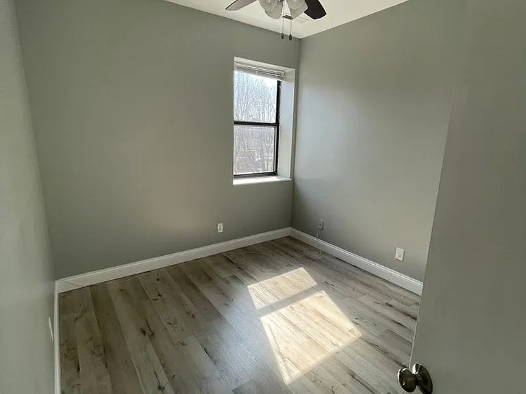 629 Clara Ave #28 — Photo 9