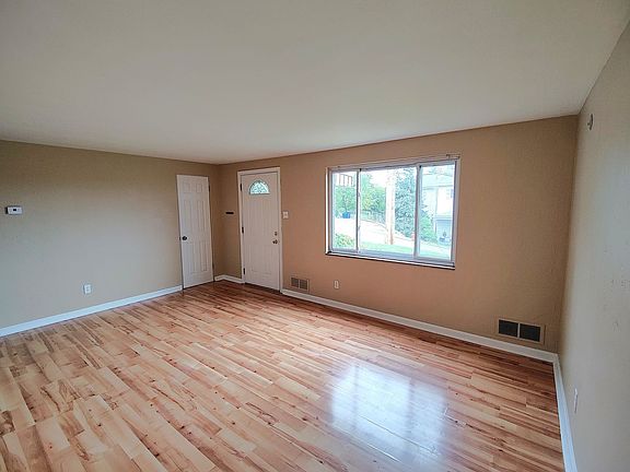 5th image of 2228 Glenbury St