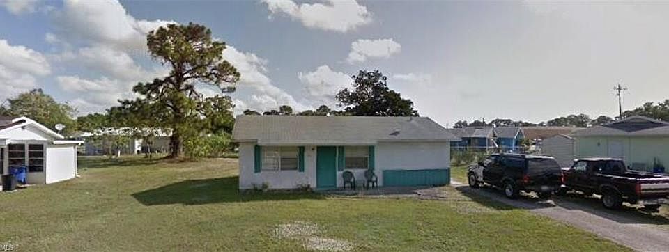 1st image of 302 Schoolside Dr
