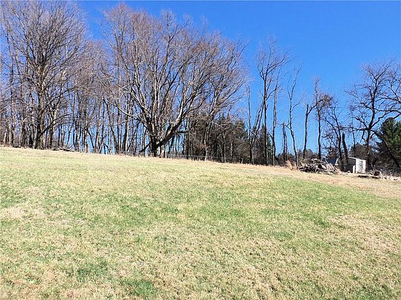 4th image of 220 Franklin Farms Rd N