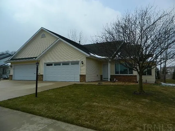 2011 Vixen Ln, Warsaw, IN 46582