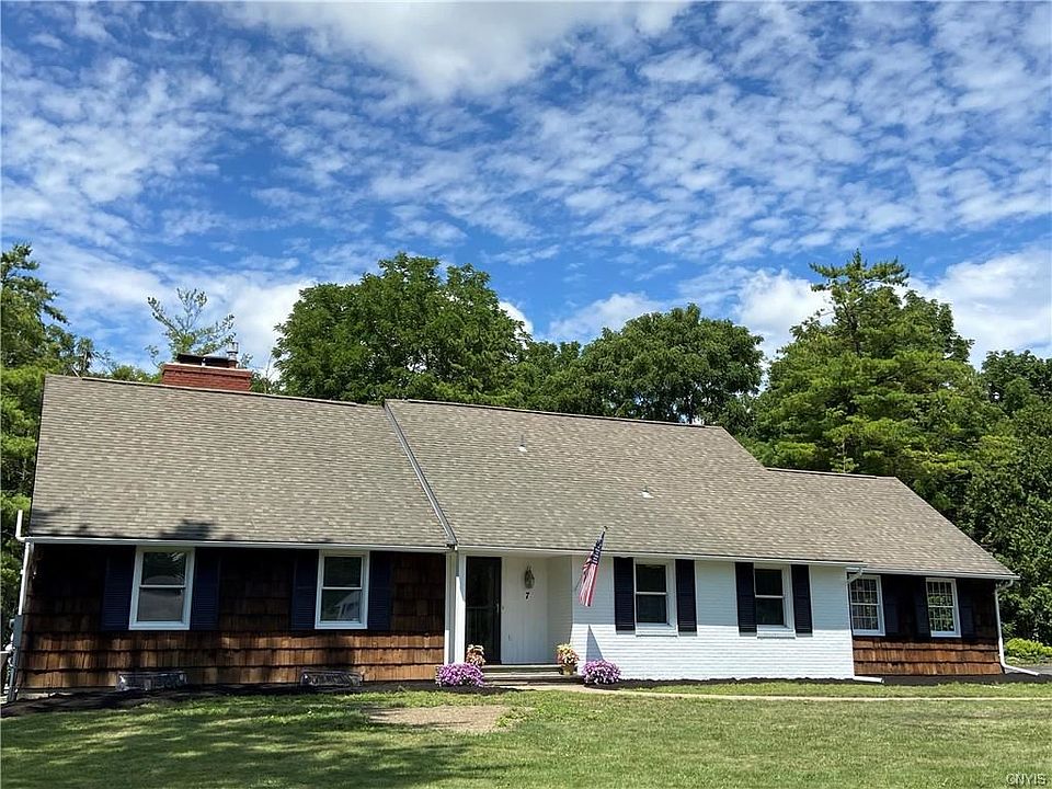 1st image of 7 Thornwood Ln