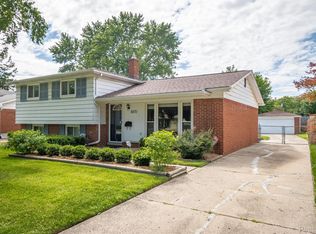 5071 Elmhurst Ave, Royal Oak, MI 48073