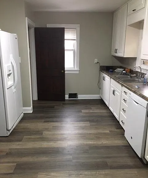 1729 Deer Park Ave — Photo 8